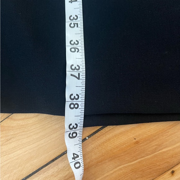 Talbots Dress Black Crepe Short Sleeved Dress Embroidered V-Neckline Sleeves 12P - Picture 14 of 14